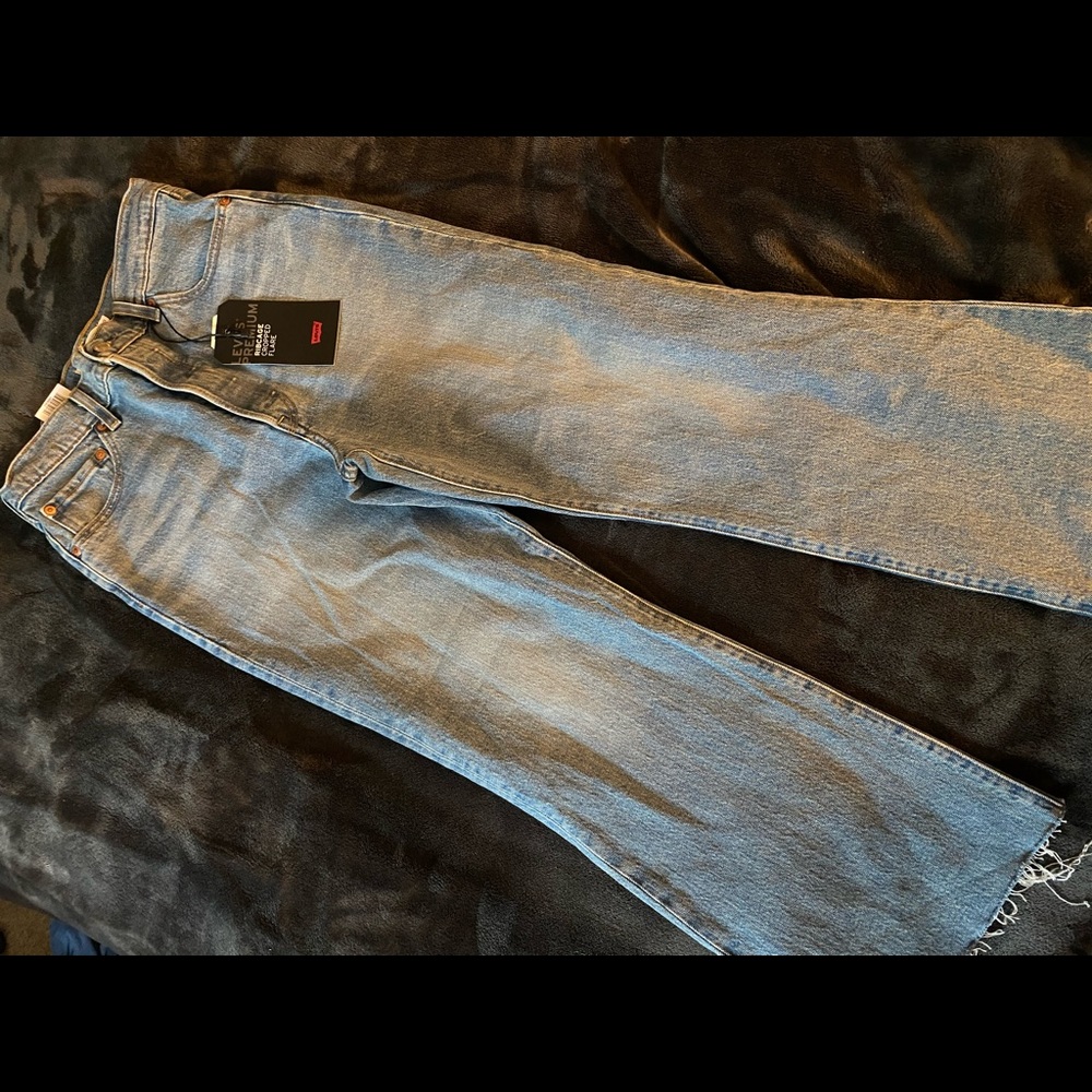 Levi’s Premium Ribcage Cropped Flare